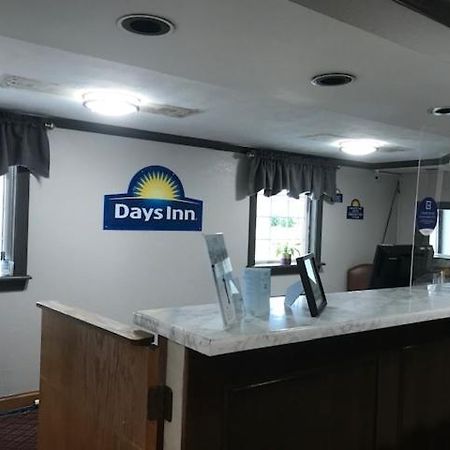 Days Inn By Wyndham Amherst Eksteriør bilde